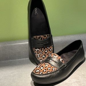 Vionic Orthotic Leopard 356 Piper driving loafer